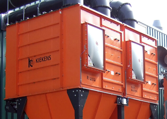 Instalación de aspiración industrial con filtros de cartucho Kiekens Dustmaster para polvo en suspensión