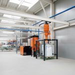 Sistema de aspiración centralizada de alto vacío con ciclón separador y filtro ATEX para recogida de polvo y limpieza técnica en fábrica de piensos